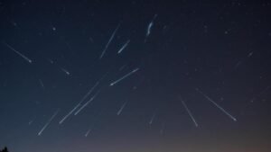 satelites-starlink-de-elon-musk-atrapalham-astronomia